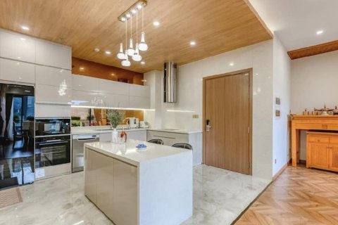 Квартира с 3 спальнями в Биньтхань, Хошимин ,  № 26321