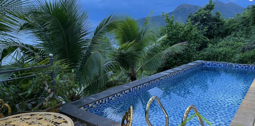 5 bedrooms Villa in Nha Trang, No. 28252