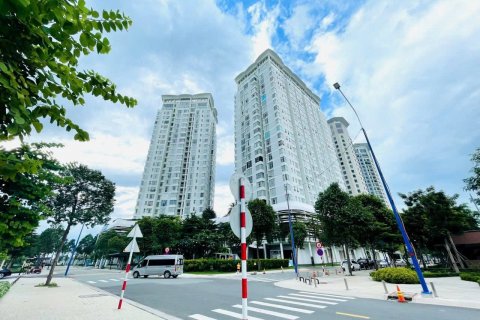 Квартира с 3 спальнями в Тхузаумот,  № 25816 2