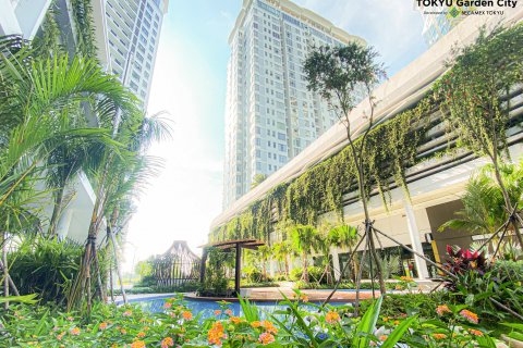 Квартира с 3 спальнями в Тхузаумот,  № 25816 1