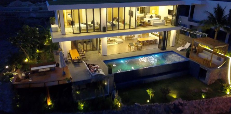 5 bedrooms Villa in Nha Trang,  No. 28742
