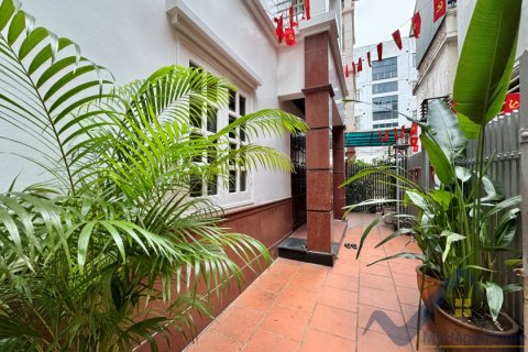 Вилла с 4 спальнями в Тэйхо, Ханой ,  № 26393