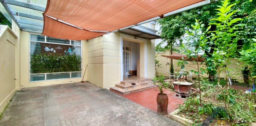 Вилла с 5 спальнями в Тэйхо, Ханой ,  № 26564