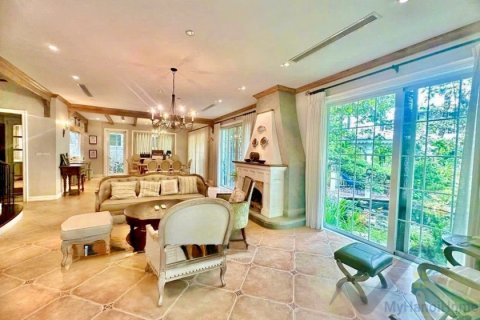 Вилла с 4 спальнями в Ханой ,  № 26346