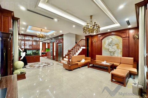 Вилла с 4 спальнями в Лонгбьен, Ханой ,  № 26344