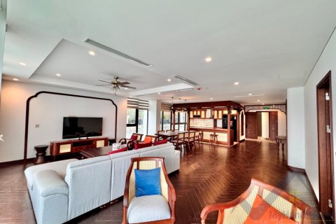 Квартира с 4 спальнями в Тэйхо, Ханой ,  № 26333