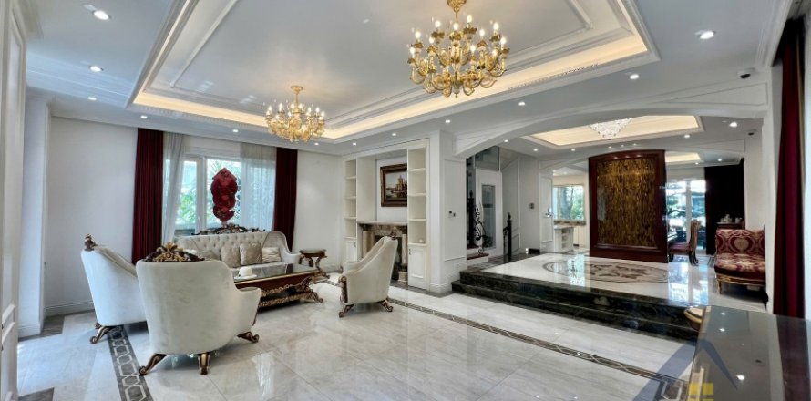 Вилла с 5 спальнями в Лонгбьен, Ханой , № 26483