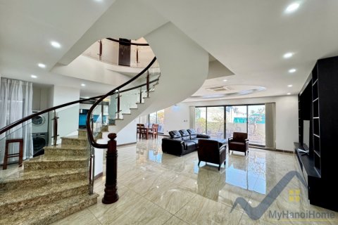 Квартира с 4 спальнями в Тэйхо, Ханой ,  № 26450