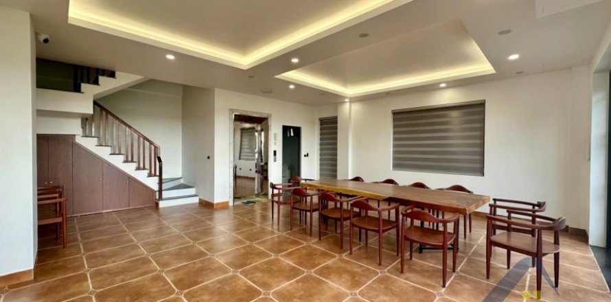 Дом с 4 спальнями в Лонгбьен, Ханой ,  № 26406