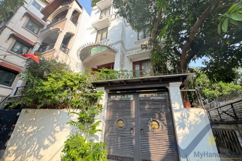 Вилла с 4 спальнями в Тэйхо, Ханой ,  № 26403