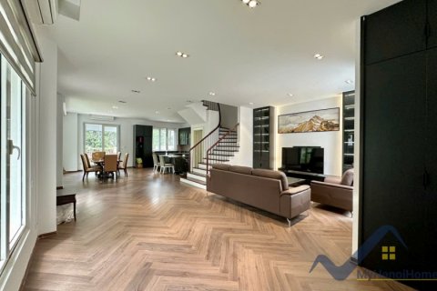 Вилла с 4 спальнями в Лонгбьен, Ханой ,  № 26404