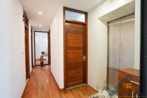 Квартира с 3 спальнями в Тэйхо, Ханой , № 26385 15