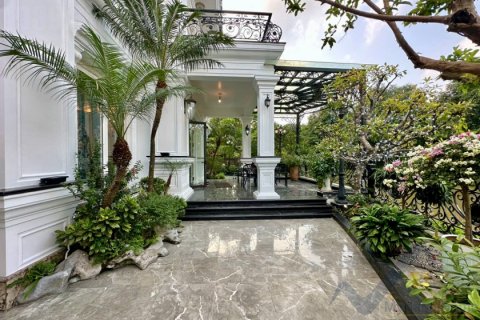 Вилла с 4 спальнями в Лонгбьен, Ханой ,  № 19718