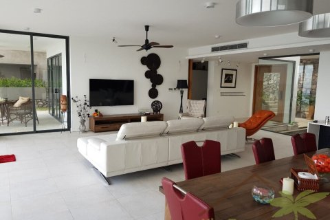 5 bedrooms Villa in Nha Trang,  No. 28604