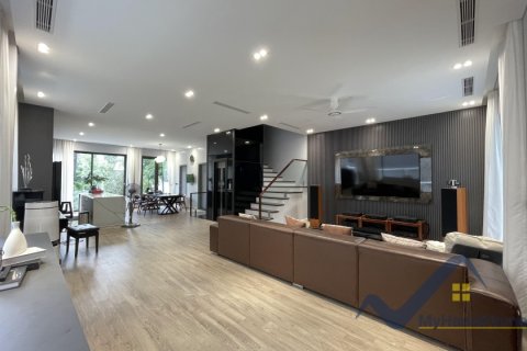 Вилла с 4 спальнями в Лонгбьен, Ханой ,  № 19410