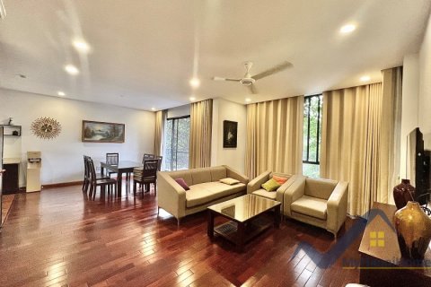 Квартира с 3 спальнями в Тэйхо, Ханой , № 26548