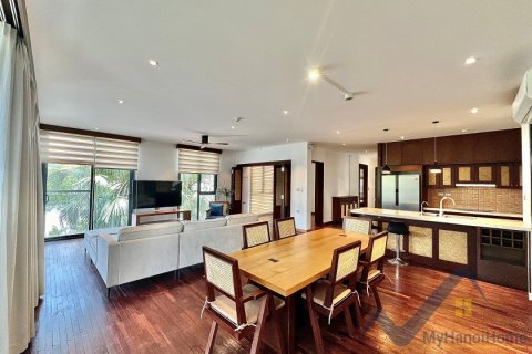 Квартира с 4 спальнями в Тэйхо, Ханой ,  № 26550