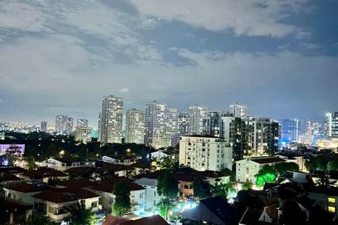 Квартира с 3 спальнями в Район 7, Хошимин ,  № 26109